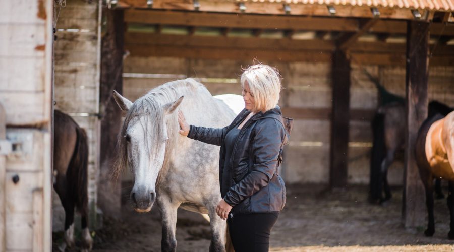 Kheiron | Equine Assisted Learning | Tine met Cartujano paard